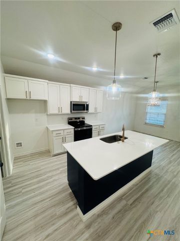 5201 White Rose Drive, Killeen, TX 76542