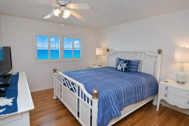 18650 GULF BOULEVARD 305, Indian Shores, FL 33785
