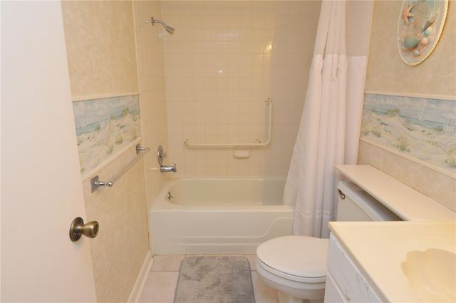 18650 GULF BOULEVARD 305, Indian Shores, FL 33785