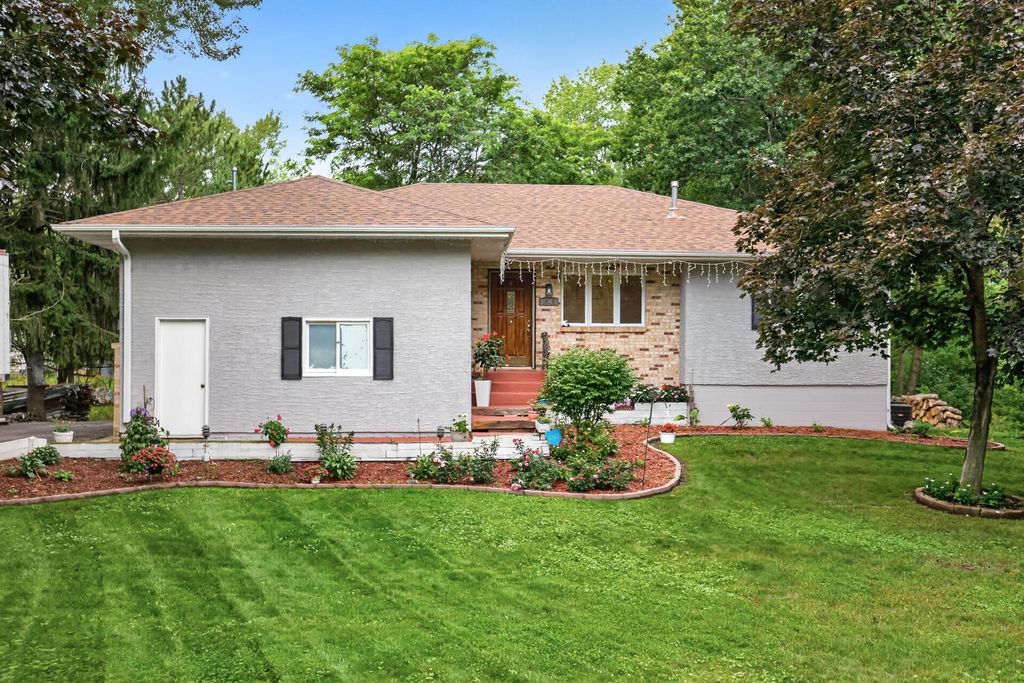 2848 Hallmark Avenue N, Oakdale, MN 55128 — photo 2