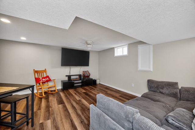 632 SE 18th Street, Grimes, IA 50111