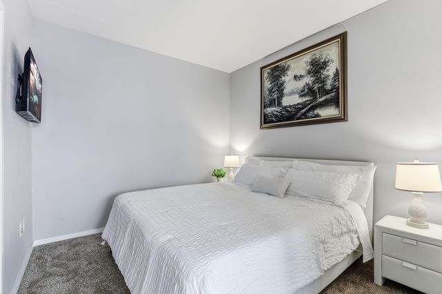 8151 33rd Avenue S 503, Bloomington, MN 55425