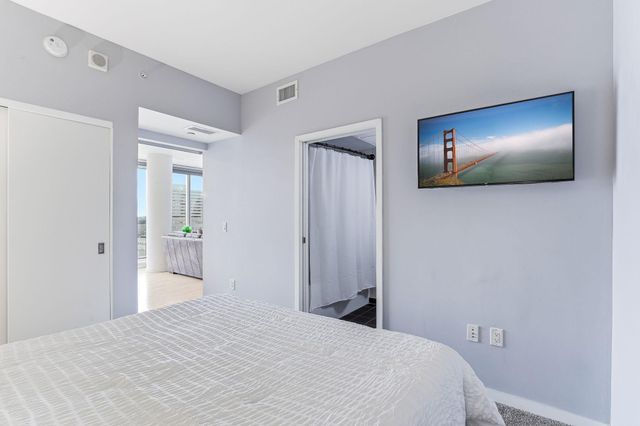 8151 33rd Avenue S 503, Bloomington, MN 55425