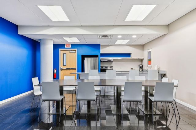 8151 33rd Avenue S 503, Bloomington, MN 55425