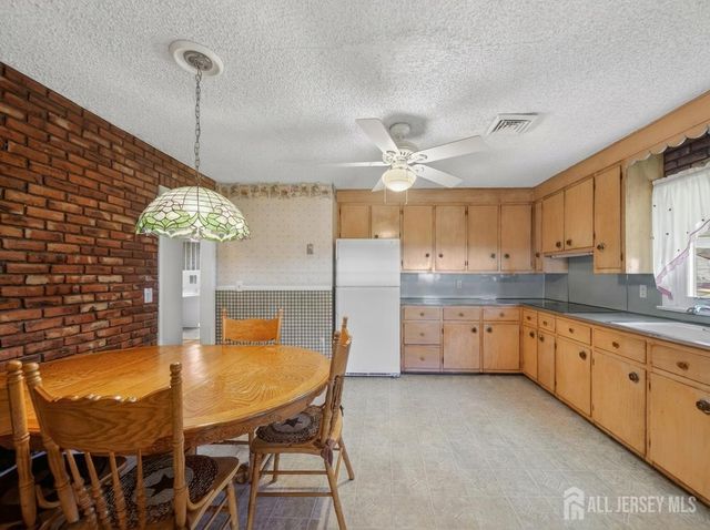 145 E Cherry Street, Carteret, NJ 07008