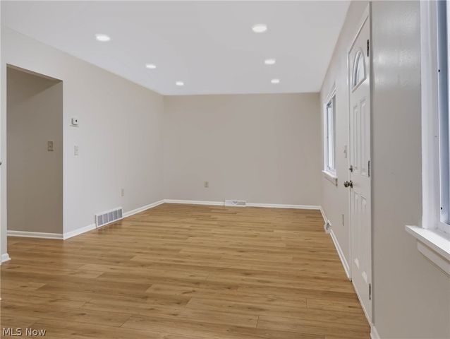 15909 Bryce Avenue, Cleveland, OH 44128