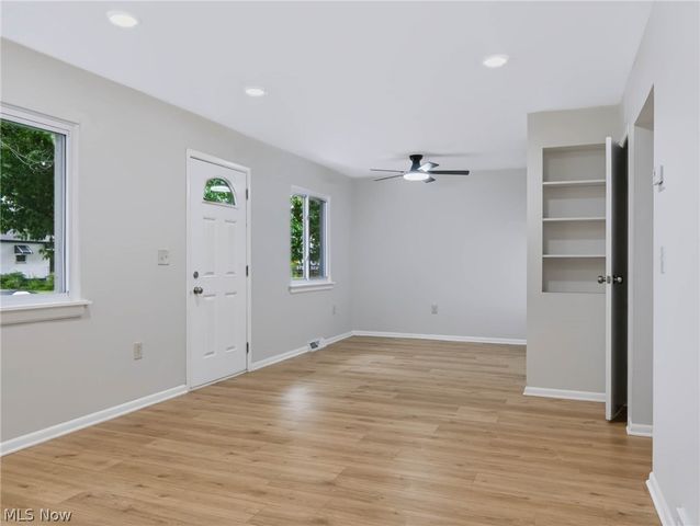 15909 Bryce Avenue, Cleveland, OH 44128