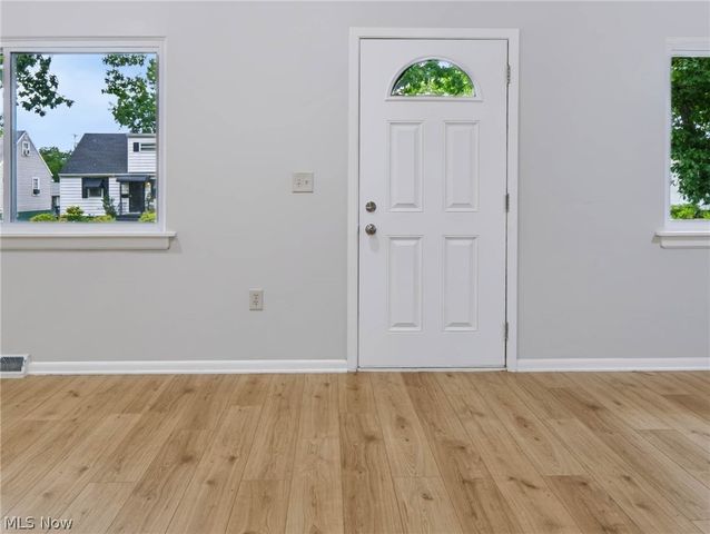15909 Bryce Avenue, Cleveland, OH 44128