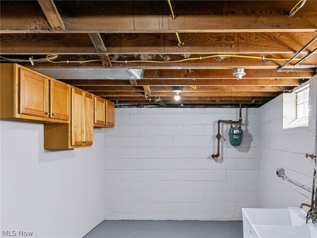 15909 Bryce Avenue, Cleveland, OH 44128