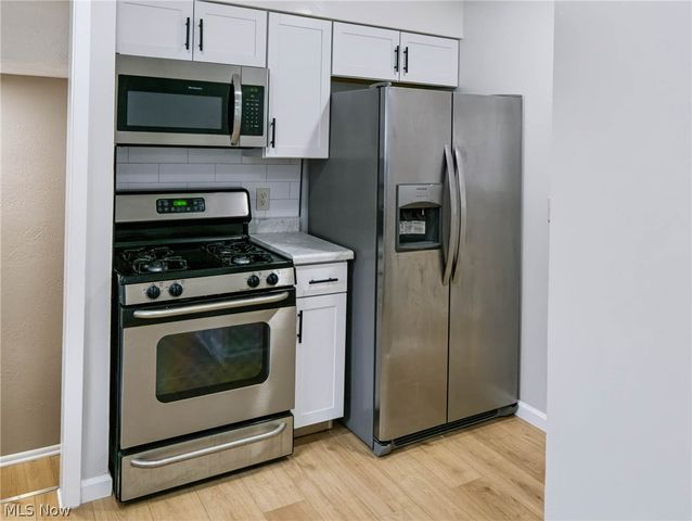15909 Bryce Avenue, Cleveland, OH 44128