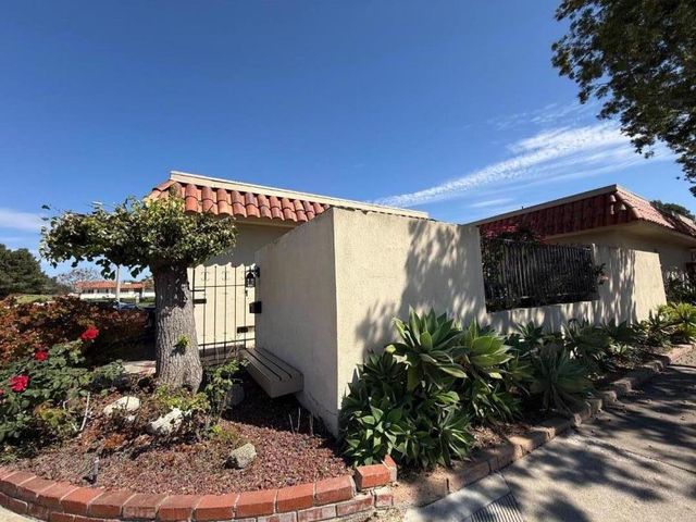 2 Mayapple Way, Irvine, CA 92612