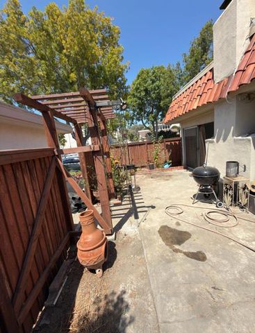 2 Mayapple Way, Irvine, CA 92612