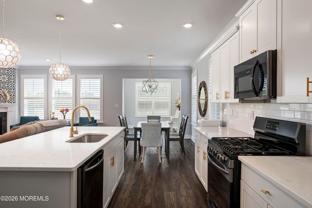 51 Ashburn Avenue, Manahawkin, NJ 08050