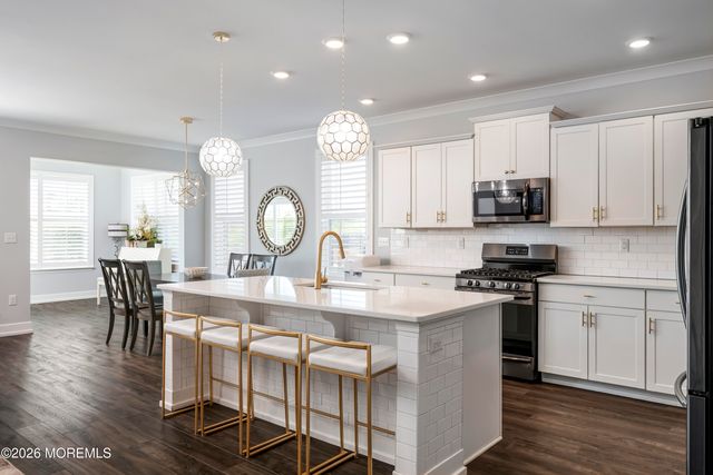 51 Ashburn Avenue, Manahawkin, NJ 08050