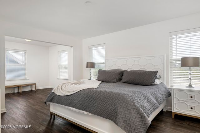 51 Ashburn Avenue, Manahawkin, NJ 08050