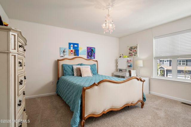 51 Ashburn Avenue, Manahawkin, NJ 08050