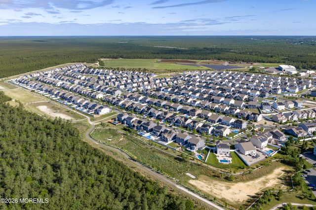 51 Ashburn Avenue, Manahawkin, NJ 08050