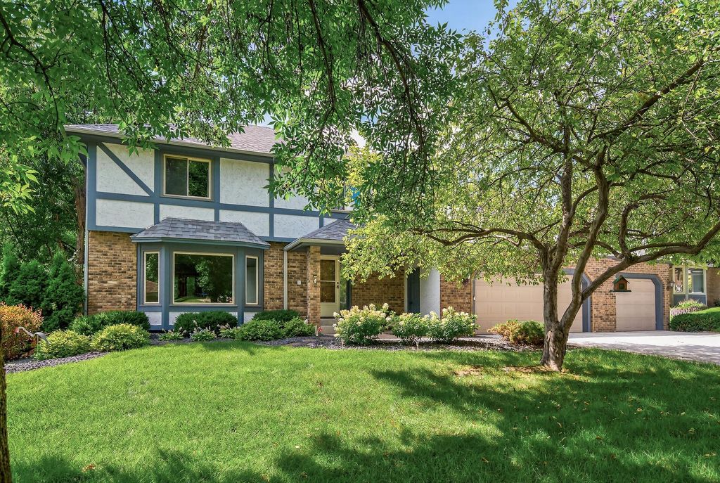 8887 Dallas Lane N, Maple Grove, MN 55369