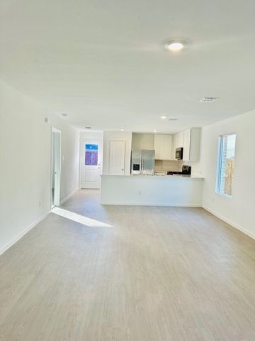 2016 Belgian Drive, Aubrey, TX 76227