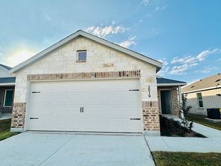 2016 Belgian Drive, Aubrey, TX 76227