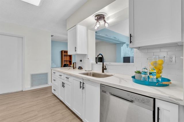 7500 NW 73rd Avenue, Tamarac, FL 33321