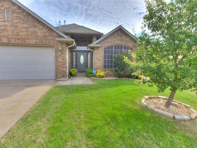 3716 Catamaran Drive, Yukon, OK 73099