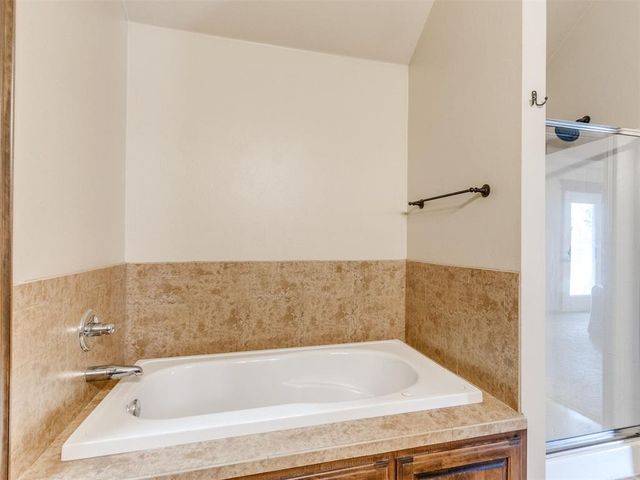 3716 Catamaran Drive, Yukon, OK 73099