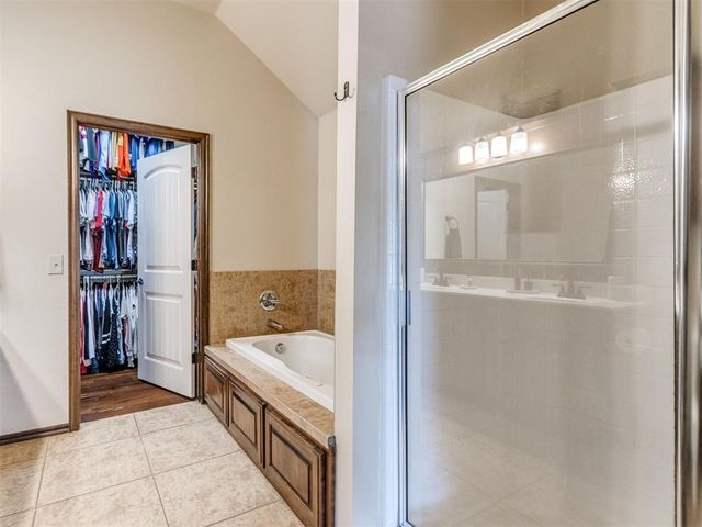 3716 Catamaran Drive, Yukon, OK 73099