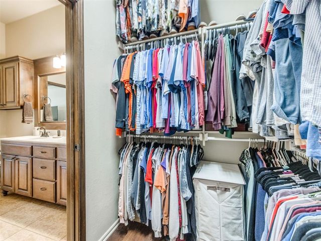 3716 Catamaran Drive, Yukon, OK 73099