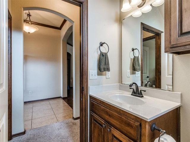 3716 Catamaran Drive, Yukon, OK 73099