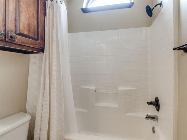 3716 Catamaran Drive, Yukon, OK 73099