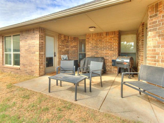 3716 Catamaran Drive, Yukon, OK 73099