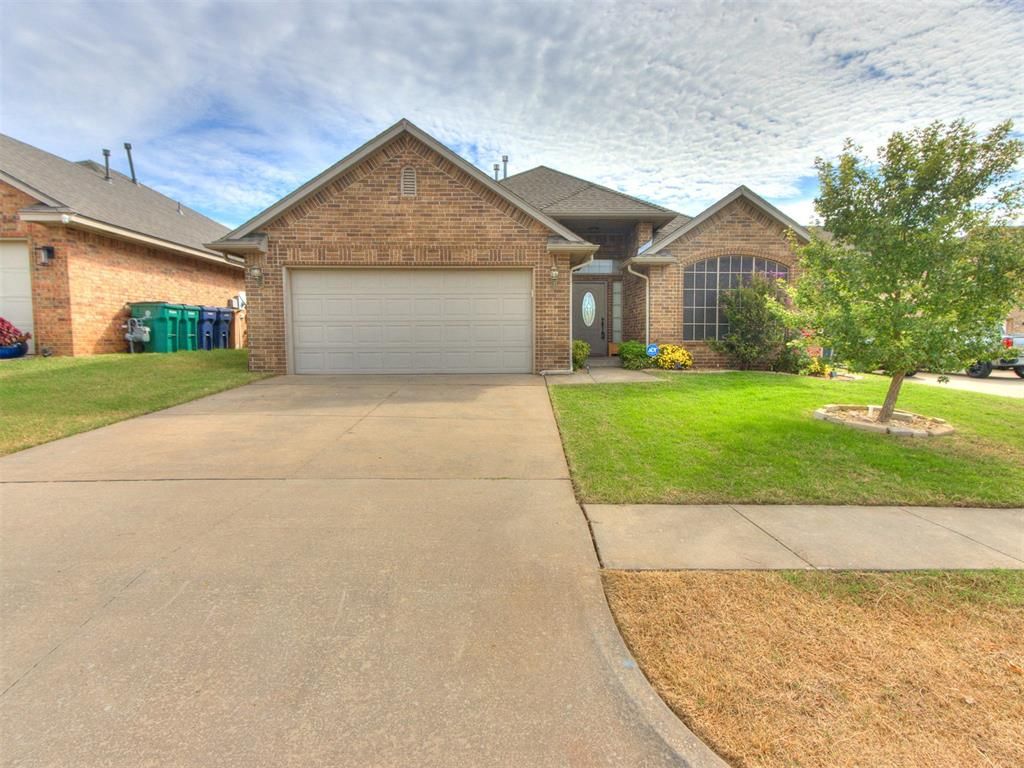 3716 Catamaran Drive, Yukon, OK 73099