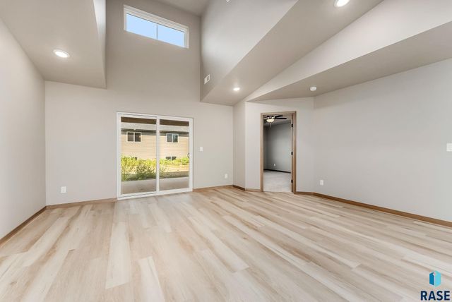 703 N Clark St Street, Lennox, SD 57039