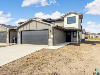 703 N Clark St Street, Lennox, SD 57039