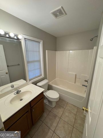 1830 Cooper Lakes Drive, Grayson, GA 30017