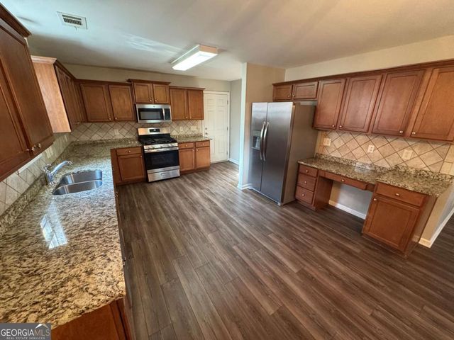 1830 Cooper Lakes Drive, Grayson, GA 30017