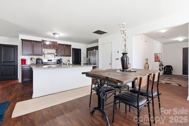 1718 Aldershot Court, Dallas, NC 28034