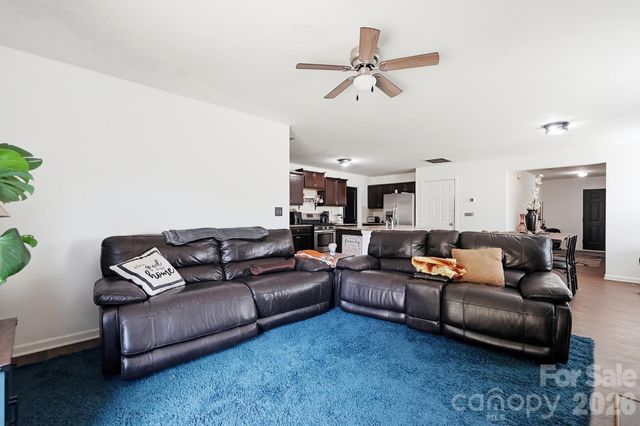 1718 Aldershot Court, Dallas, NC 28034