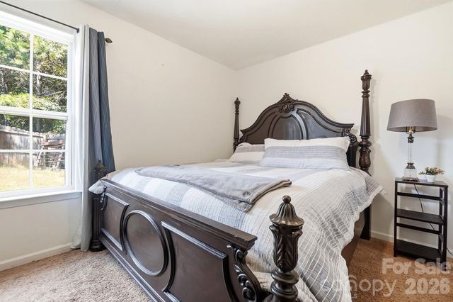 1718 Aldershot Court, Dallas, NC 28034