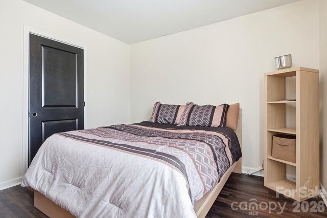 1718 Aldershot Court, Dallas, NC 28034