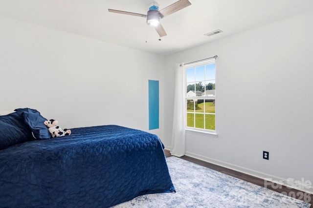 1718 Aldershot Court, Dallas, NC 28034