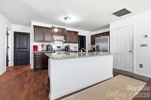 1718 Aldershot Court, Dallas, NC 28034