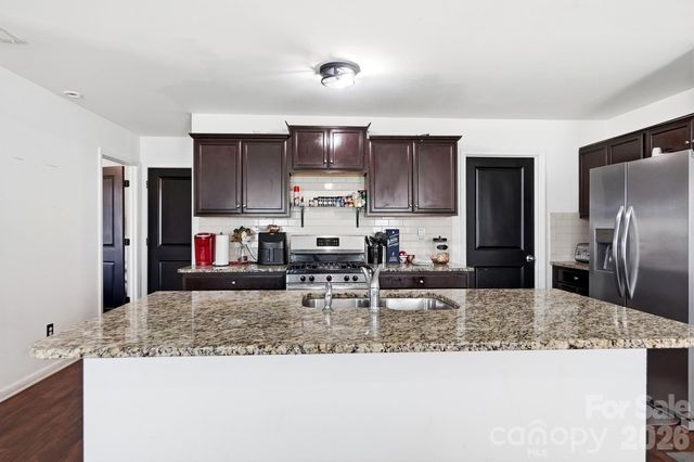1718 Aldershot Court, Dallas, NC 28034
