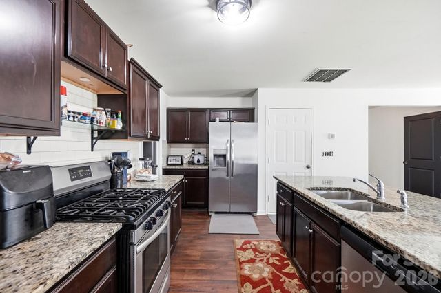 1718 Aldershot Court, Dallas, NC 28034