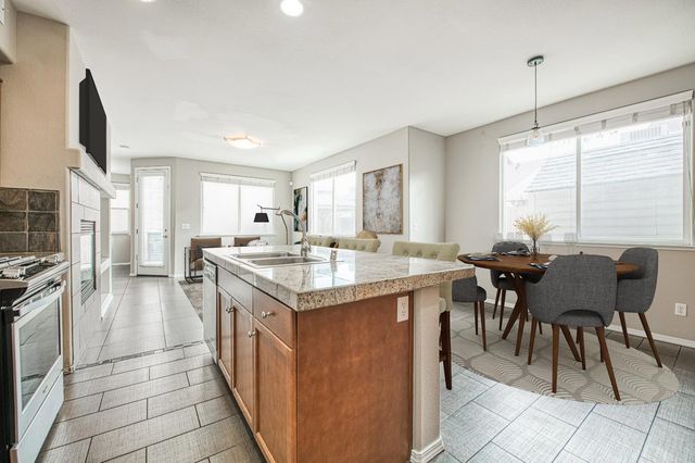 3651 W Pomegranate Lane, Fresno, CA 93711