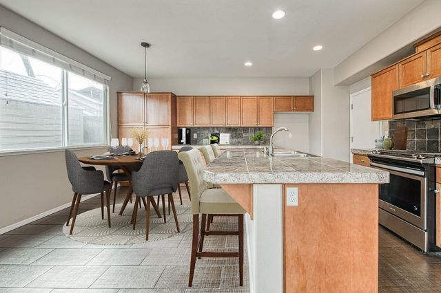 3651 W Pomegranate Lane, Fresno, CA 93711