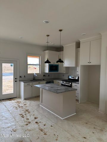 1068 Riverside Lane, Pearl, MS 39208