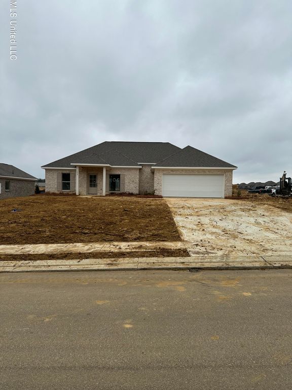 1068 Riverside Lane, Pearl, MS 39208