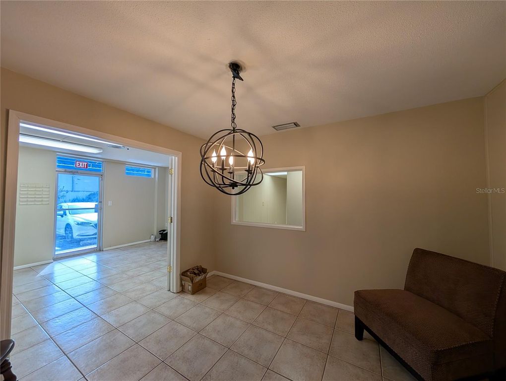 Image 17 of property listing at 1505 60TH AVENUE W, Bradenton, FL 34207